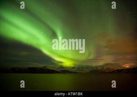 Des aurores boréales sur Sommarøy, Norvège Banque D'Images