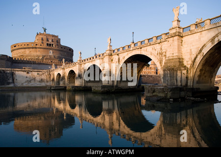 Pont, Ponte, San, Angelo, avec, rivière, Tiber, et, Castell, Sant' Angelo,, Rome, Latium, Italie, Castello, di, Angelo, Banque D'Images