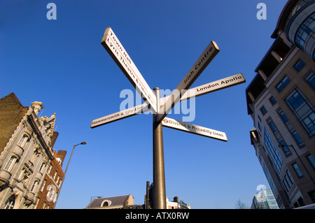 Enseigne sur Hammersmith Broadway W6 London United Kingdom Banque D'Images