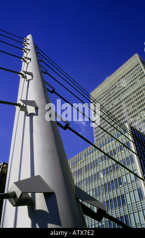 Quai Cannary passerelle avec en arrière-plan Banque D'Images