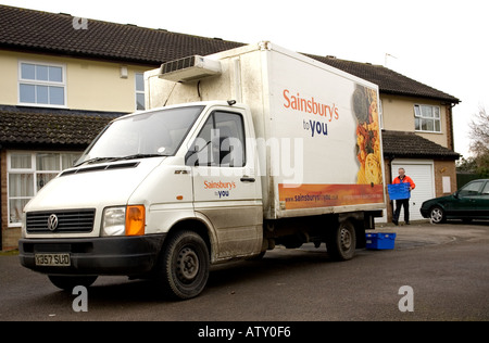 La fourniture d'épicerie à town house par Sainsburys pour vous service de livraison à domicile façon Hesters Cheltenham UK Banque D'Images