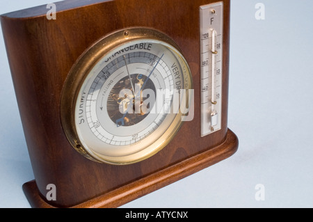 Baromètre bois debout Banque D'Images