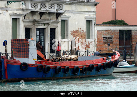 Les voies navigables et les canaux de l'île appelée l'île de Murano est l'une des 110 petites îles qui entourent la région de Venise Banque D'Images