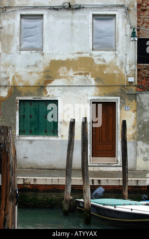 Les bâtiments et les habitants de l'île de Murano Venise Italie Banque D'Images