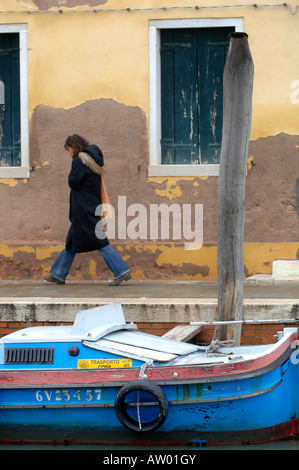 Les bâtiments et les habitants de l'île de Murano Venise Italie Banque D'Images