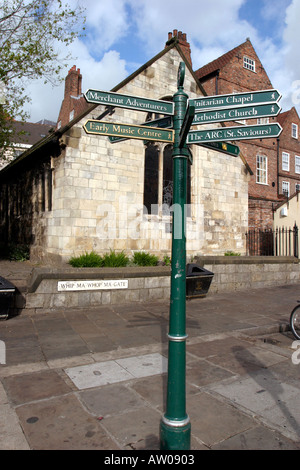 St Saviours Whip de l'église Ma Whop Ma Gate York Banque D'Images