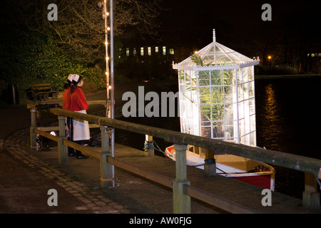 Tyneside Royaume-uni Newcastle upon Tyne Winter Festival Leazes Park Parcs enchantée sous serre en voile lumineux Banque D'Images