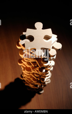 Pile de pièces de puzzle en bois Banque D'Images