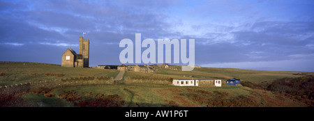 St Helena s'église et le village sur Lundy Island dans le canal de Bristol [nord] Devon, Angleterre Banque D'Images