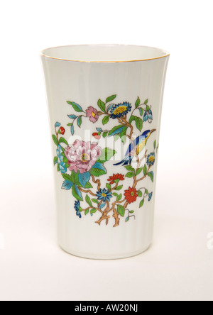 Assiette en porcelaine anglaise raffinée, vase design du 18e siècle Banque D'Images