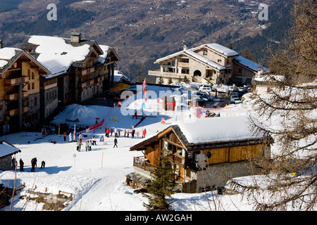 Pistes chalets et restaurants Sainte Foy Tarentaise France Banque D'Images