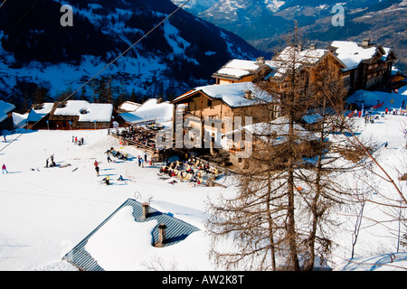 Pistes chalets et restaurants Sainte Foy Tarentaise France Banque D'Images