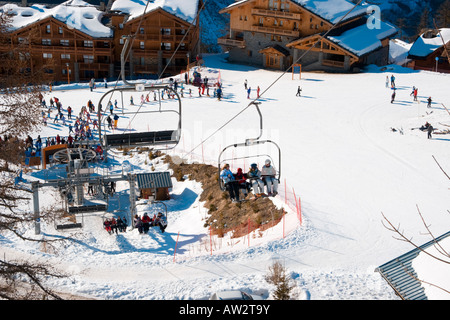 Teleski des chalets de ski et restaurants Sainte Foy Tarentaise France Banque D'Images