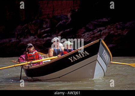 Le projet de loi 'Bronco' lignes Bruchak en aval de la rivière, Grand Canyon, Arizona Banque D'Images