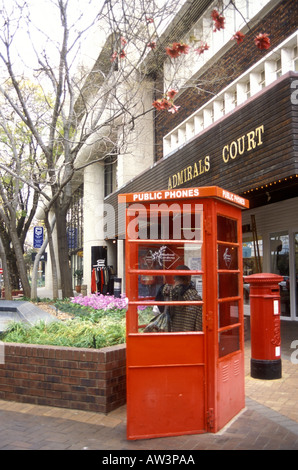 Cabine téléphonique British Post fort historique et centre commercial de Rosebank, Johannesburg Afrique du Sud Banque D'Images