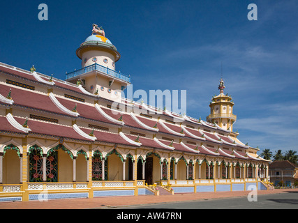 L'extérieur du Grand Temple de CAO DAI VILLAGE TAY NINH VIETNAM Banque D'Images