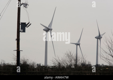 Trois éoliennes dans le Northamptonshire UK Banque D'Images