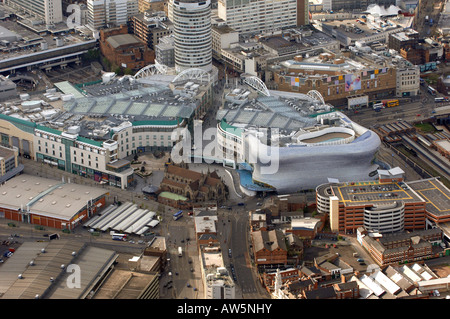 Une vue aérienne de Birmingham montrant le centre commercial Bullring la Rotonde et Église St Martins Banque D'Images