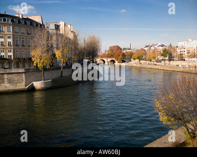 Paris France, Quai D'Anjou sur la Seine et l'Ile Saint Louis Pont Marie, Europe Banque D'Images