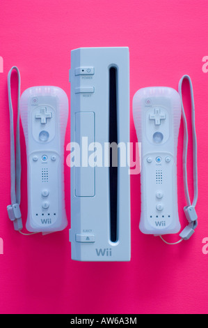 Nintendo Wii Console et télécommandes sans fil Banque D'Images