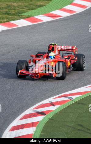 Felipe Massa BRA dans la voiture de course Ferrari F2008 de Formule 1 pendant une session de test sur le circuit de Catalunya Banque D'Images