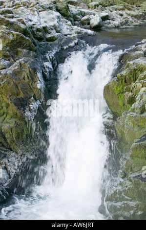 Les glaçons par skelwyth vigueur chute près de Ambleside Lake District UK Banque D'Images