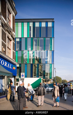 Idea Store, Whitechapel, Londres, 2005. Afficher le long de Whitechapel Road. Architecte : Adjaye Associates/ Banque D'Images