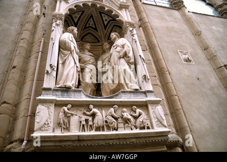 Des chiffres sur l'extérieur de la Guildhall Orsanmichele à Florence Italie Banque D'Images