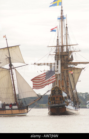 USA Chestertown MD,de grands navires naviguent sur la Chester River pendant le week-end pour Downrigging la goélette Sultana Banque D'Images