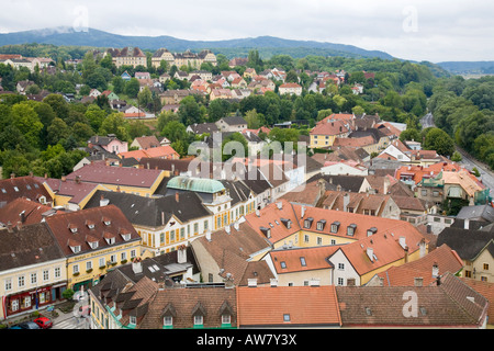 Vue sur les toits de la ville de Melk dans la région de Wachau en Autriche Banque D'Images