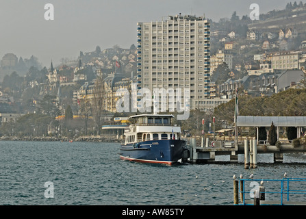 Montreux lake waterfront avec navire Morges Banque D'Images