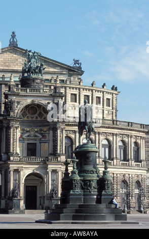 Maison de l'opéra Semperoper à Dresde Saxe Allemagne Banque D'Images