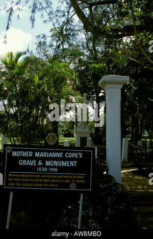 Mère Marianne Cope s Monument 1838 Graves 1918 L'une des premières moniales d'arriver 1888 et superviseur de l'évêque accueil pour les filles Banque D'Images