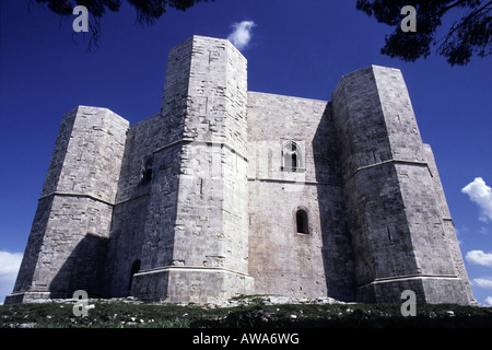 Château médiéval de Castel del Monte XIII sec Puglia Italie Banque D'Images