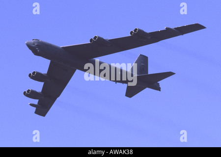 Boeing B-52H Stratofortess exploités par l'US Air Fortce de faire un défilé à Fairford RIAT 2005 Banque D'Images