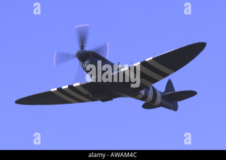 Supermarine Spitfire PRXI en reconnaissance de photo RAF et D-Day blue stripes.. Banque D'Images
