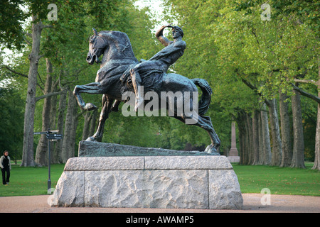 Statue de l'énergie physiques par George Frederick Watts dans Hyde Park London UK Banque D'Images