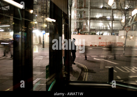 Aldwych, London, après les théâtres se sont avérés, à partir d'un bus Banque D'Images