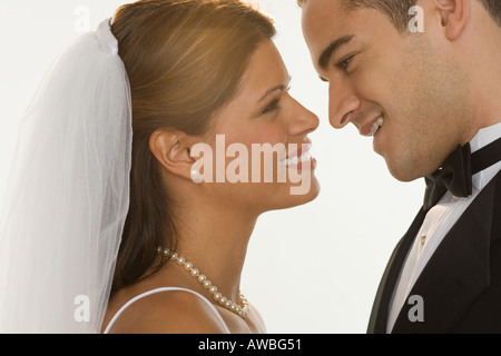 Portrait de la jeune mariée et se toilettent Banque D'Images