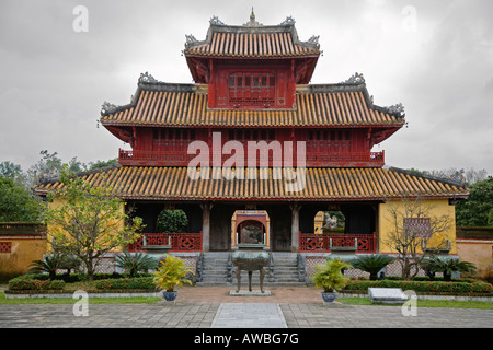 Extérieur de l'intérieur du temple MIEU LA CITADELLE IMPÉRIALE HUE VIETNAM Banque D'Images