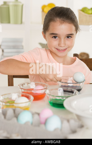 Les oeufs de Pâques coloriage de fille Banque D'Images