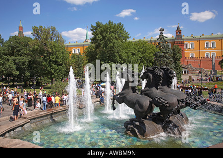 Russie, Moscou, Alexander Jardins, fontaine, Kremlin Wall Banque D'Images