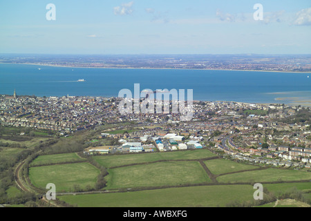 Vue panoramique vue aérienne de Ryde, sur l'île de Wight avec vue sur le Solent et l'île dispose de service de train en ligne Banque D'Images