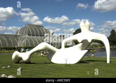 Henry Moore à Kew Gardens ; Grand Reclining Figure,1984 Banque D'Images