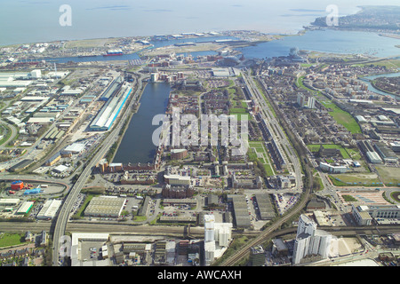 Vue aérienne de la zone du quai de l'Atlantique de la baie de Cardiff au Pays de Galles Banque D'Images
