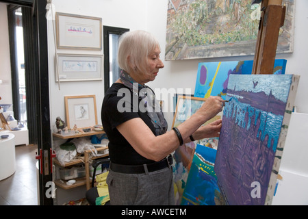 Artistes au travail à l'ancienne Leigh Ateliers, Leigh on Sea, Essex, Royaume-Uni Juillet 2007 Banque D'Images