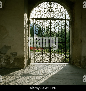 Le Canton du Valais Suisse stockalperpalast gate au jardin Banque D'Images