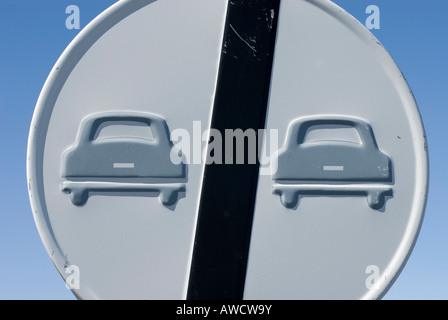 Espagne Iles Canaries Ténérife fin d'interdiction de dépasser le panneau de signalisation Banque D'Images