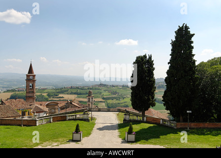 Govone dans le Roero entre Alba et Asti Piemonte Piemonte Italie Banque D'Images