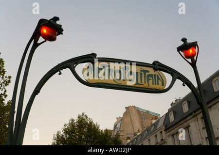 Métro historique signe, métropolitain, Paris, France, Europe Banque D'Images